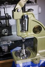 画像をギャラリービューアに読み込む, 改修された KAM DK-98 ヘビーデューティー手動リベットプレス - EXPERT | DK-98E