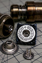 Load image into Gallery viewer, YKK | 17mm Iron-cap LAUREL WREATH S-ring Extra-Long-Twin-Prong Jeans Button | YTCB-SF17R