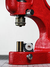 Load image into Gallery viewer, YKK | 17mm Laurel Wreath Concave-top S-ring Twin-prong Jeans Button |  YTCB-SC17